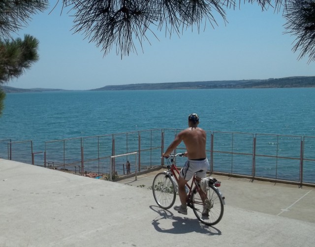 Cycling at Tbilisi Sea