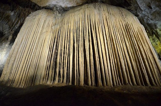 Amazing 'Curtain' at Prometheus Cave