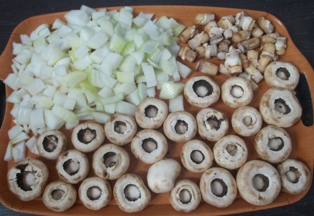 Prepared Mushrooms and Chopped Onions for Mushroom Chashushuli
