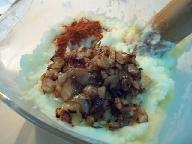 Adding Onions and Spices to Mashed Potato