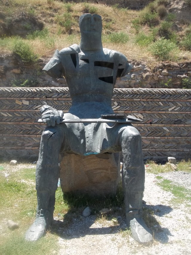 Memorial of Georgian Warrior Heroes by the Gori Fortress 3
