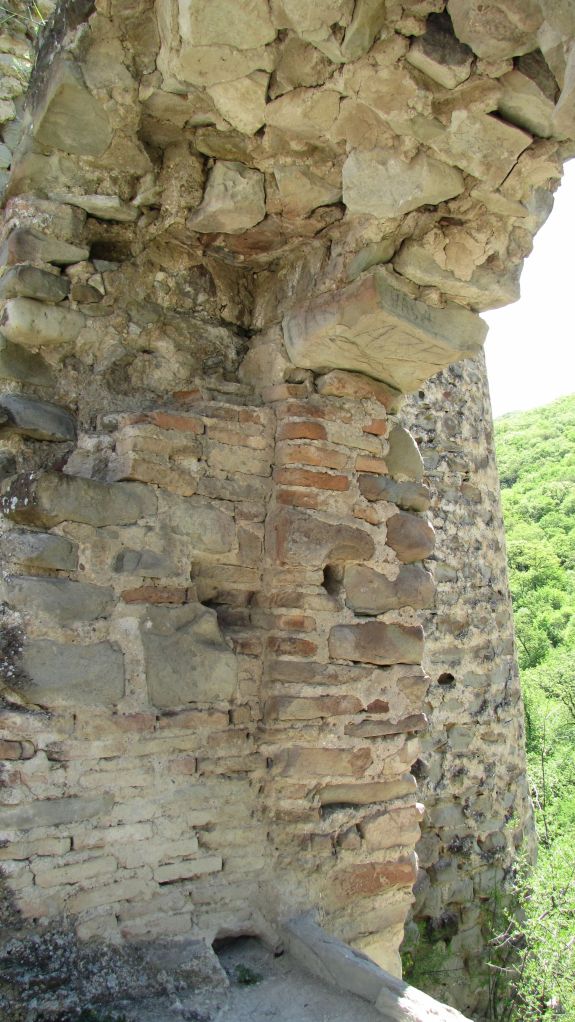 Ujarma Fortress. Photo by Jonathan Cardy, via Wikimedia Commons.