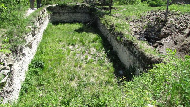 Ujarma Fortress. Photo by Jonathan Cardy, via Wikimedia Commons.