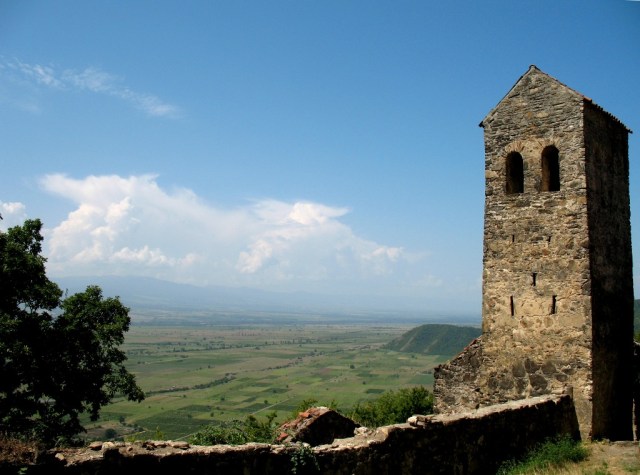 Tower (XVI century) at Nekresi. Photo by Lidia Ilona, via Wikimedia Commons