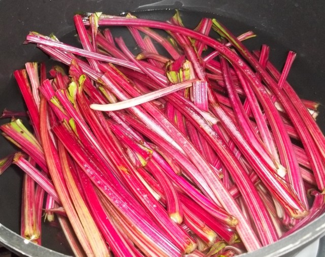 Soaking Beetroot Stalks for Fkhali with Beetroot Leaves and Nuts Recipes