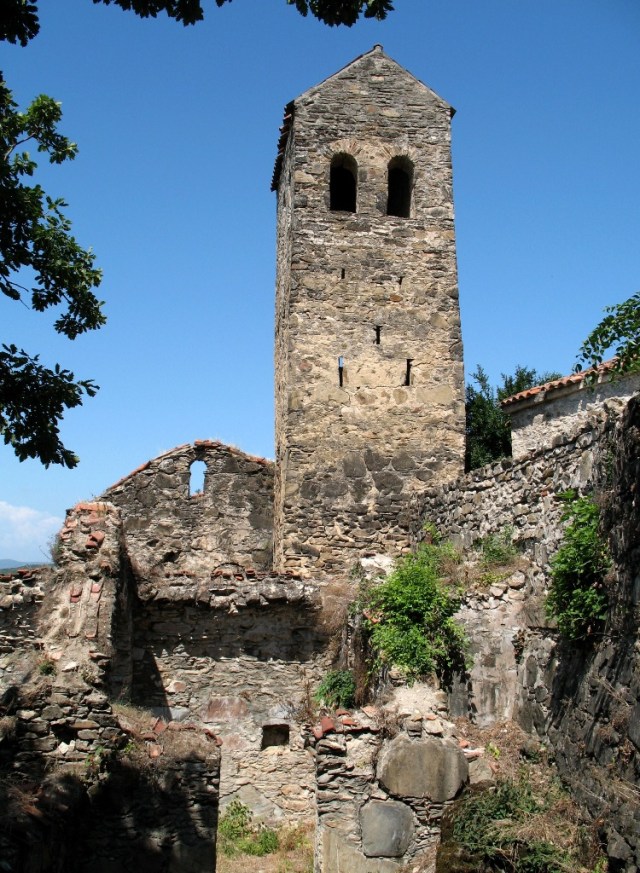 Tower (XVI century) at Nekresi. Photo by Lidia Ilona, via Wikimedia Commons