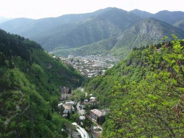 Borjomi Gorge. Photo by world66.com via Wikimedia Commons