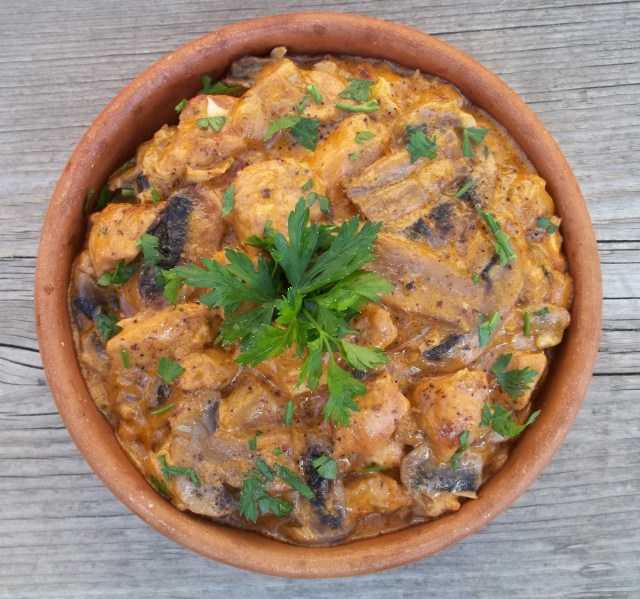 Chicken with Mushrooms and Green Ajika