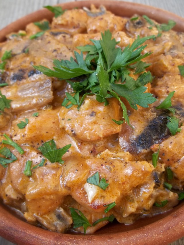 Chicken with Mushrooms and Green Ajika_8