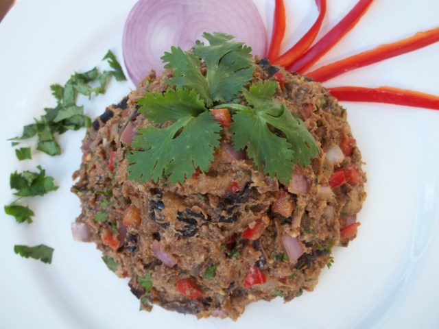 eggplant-with-walnuts-and-herbs-ready-for-serving