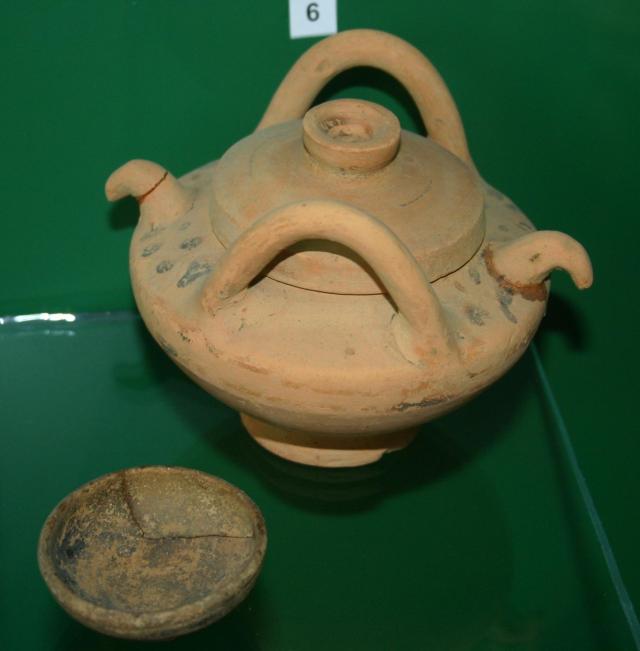 Salt cellar found at the Greek/Colchian settlement of Pichvnari. Photo by Jonathan Cardy, via Wikimedia Commons.