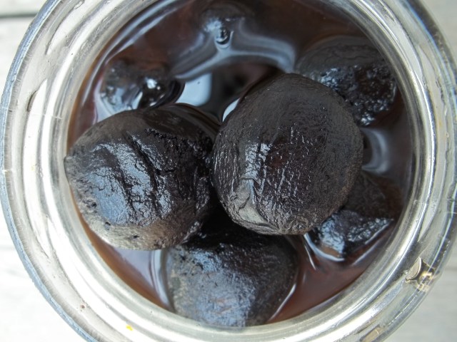 Pickled Walnuts in Syrup