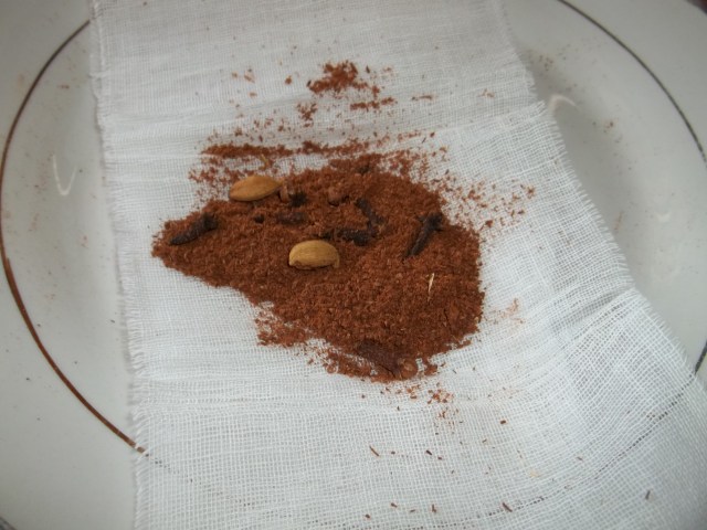 Wrapping the Cinnamon and Spices