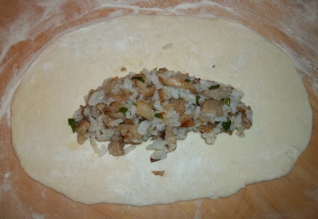 Adding Filling for Oyster Mushroom Pastry Recipe