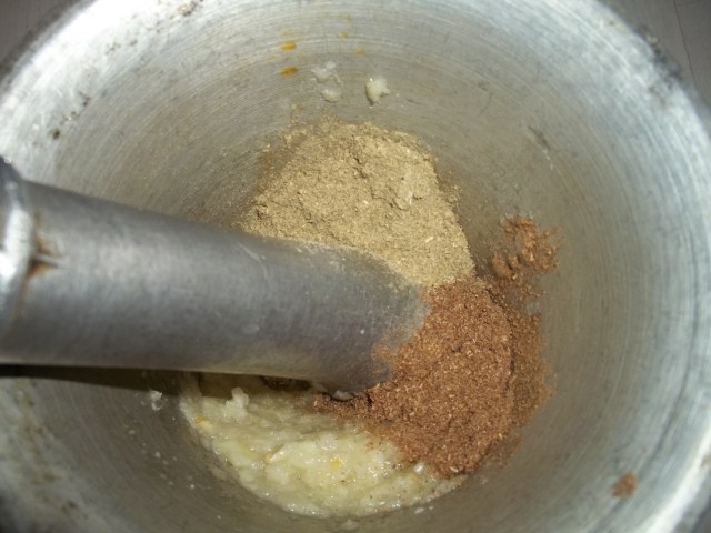 garlic-and-blue-fenugreek-and-coriander-and-garlic-mixture