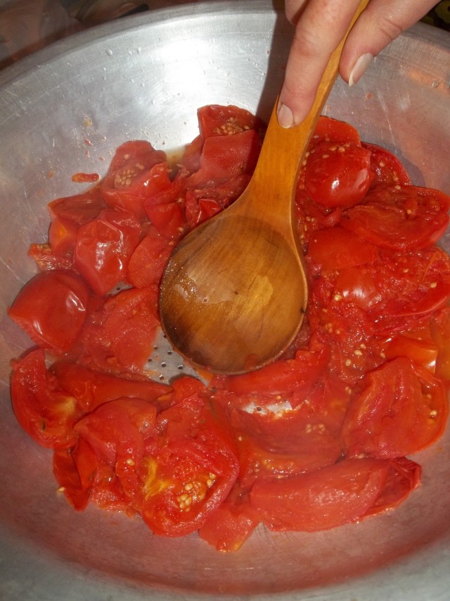 mashing-tomatoes