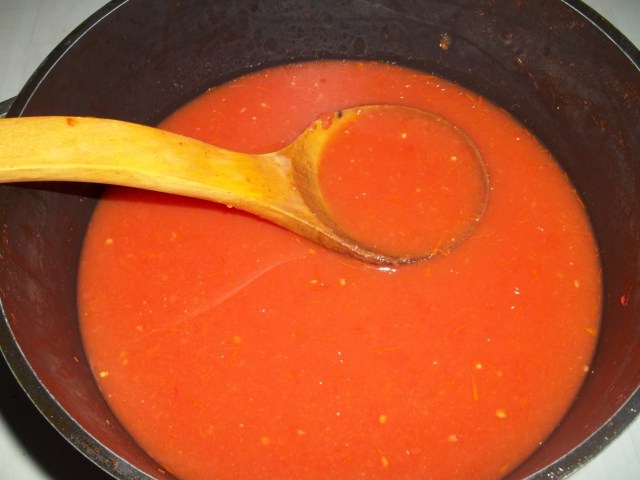 strained-tomatoes