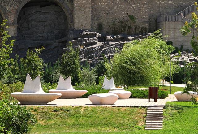 Attractive seating in Rike Park. Photo courtesy of Tbilisi Government