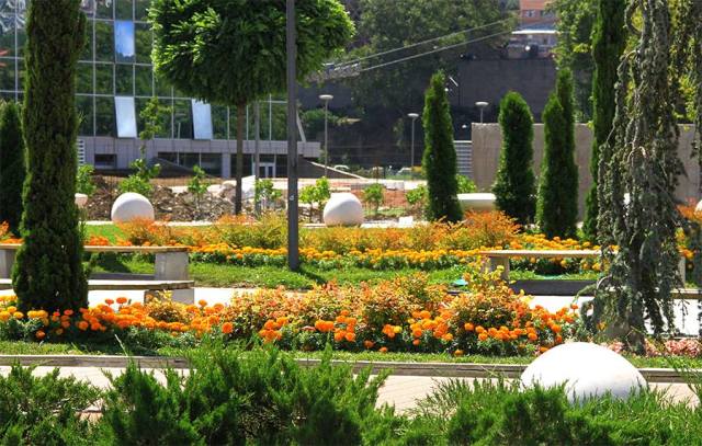 Colorful gardens in Rike Park. Photo courtesy of Tbilisi Government