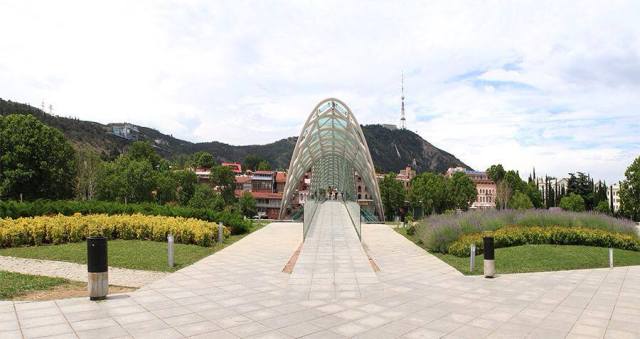 Entrance to the Bridge of Peace in Rike Park. Photo courtesy of Tbilisi Government