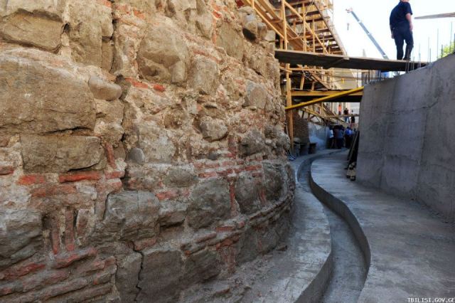 Old Tbilisi City Wall Discovered in Puskin Street