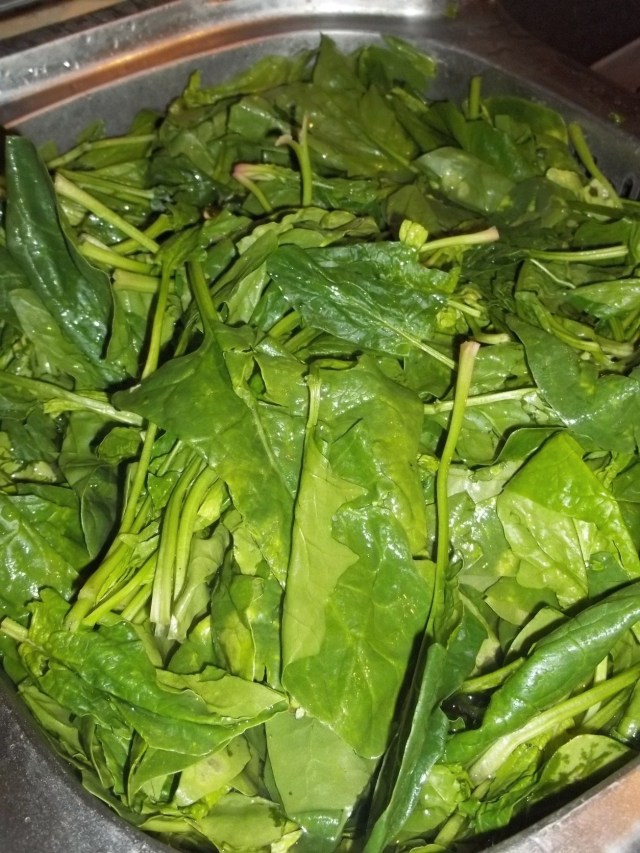 Preparing Spinach for Spinach Pkhali