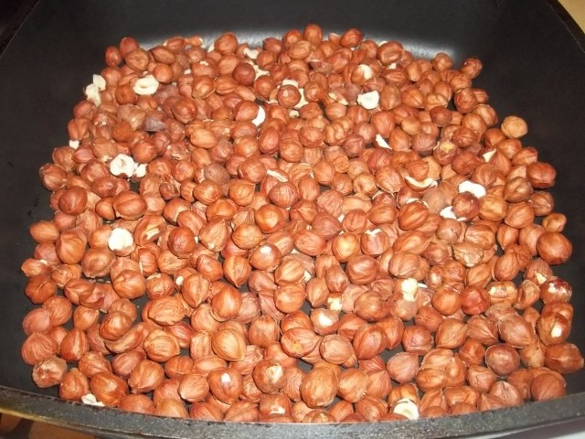 Heating Hazelnuts - Copy