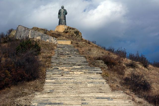 Statue of Ilia Chavchavadze at Saguramo, near Mtskheta.