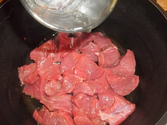 Adding water to beef - Copy