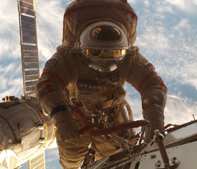 Fyodor Yurchikhin on a spacewalk during Expedition 15 in June 2007.