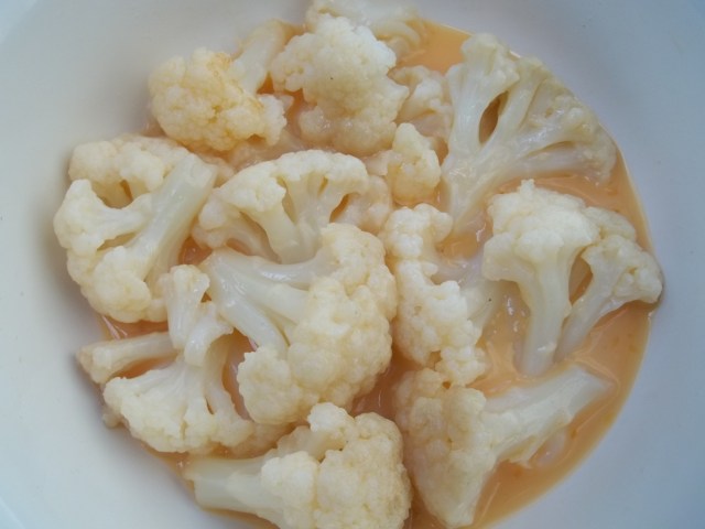 Adding Cauliflower to Eggs
