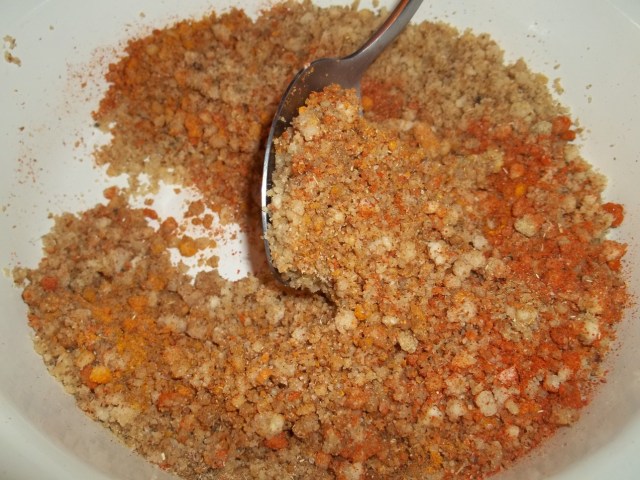 Mixing Walnuts and spices - Copy