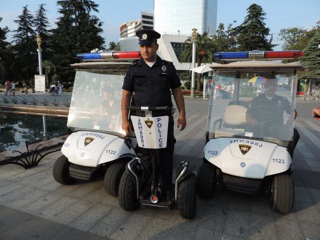 The two types of electric patrol vehicles