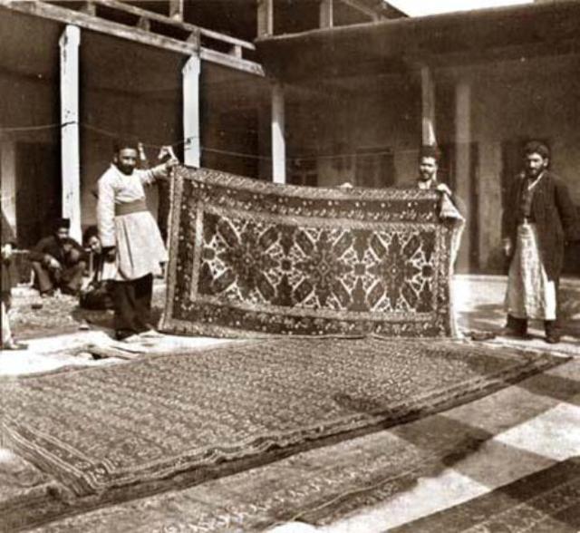Bazaar in Tiflis by David Guramishvili