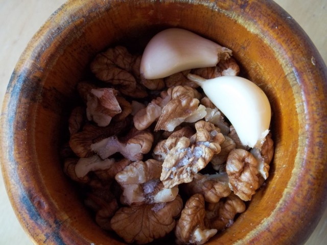 walnuts and garlic - Copy