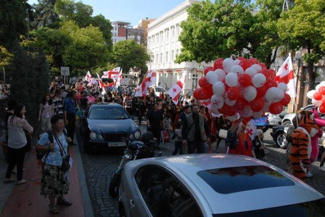 A street procession on Independence Day. Photo courtesy of the Government of Georgia