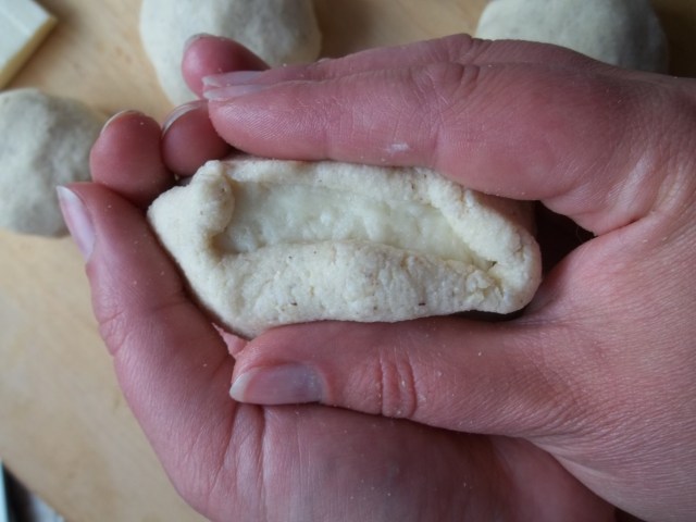 Cheese inside Megrelian Chvishtari - Copy