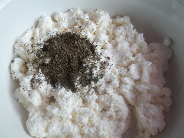 Cottage Cheese with Dried Mint - Copy