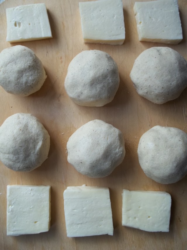 Dough balls with cheese - Copy