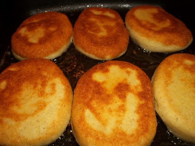 Frying Megrelian Chvishtari (2) - Copy