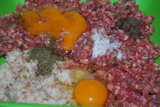 Adding Ingredients to a bowl - Copy