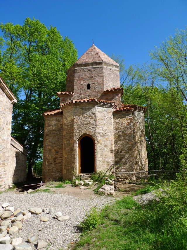 One of the 3 churches at Old Shaumta. Photo by Jeron Halewijn