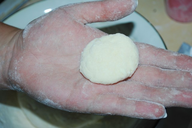 Shaping the Khachapuri - Copy