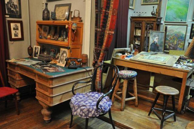 The Elene Akhvlediani House-Museum