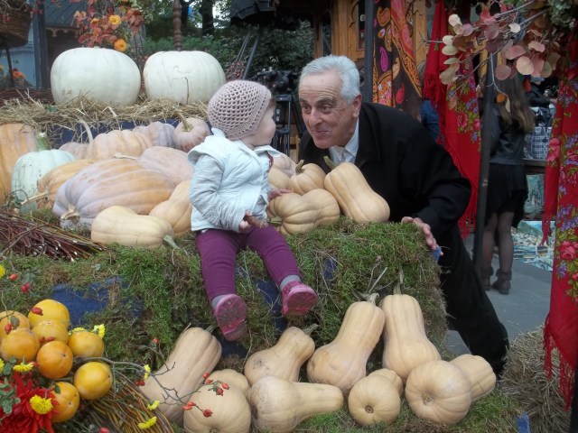 Visitors enjoying Tbilisoba 2014