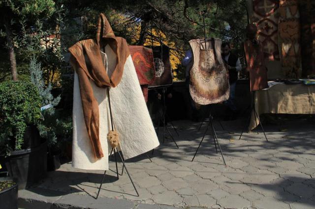 Traditional crafts at the Mtskhetoba - Svetitskhovloba celebration