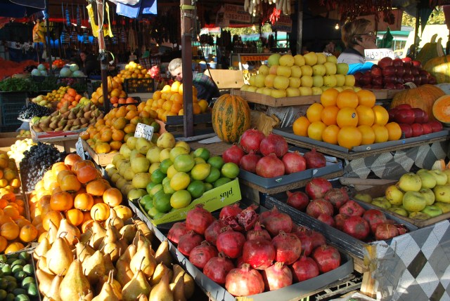 Fruit stalls at the Dezerter Bazaar