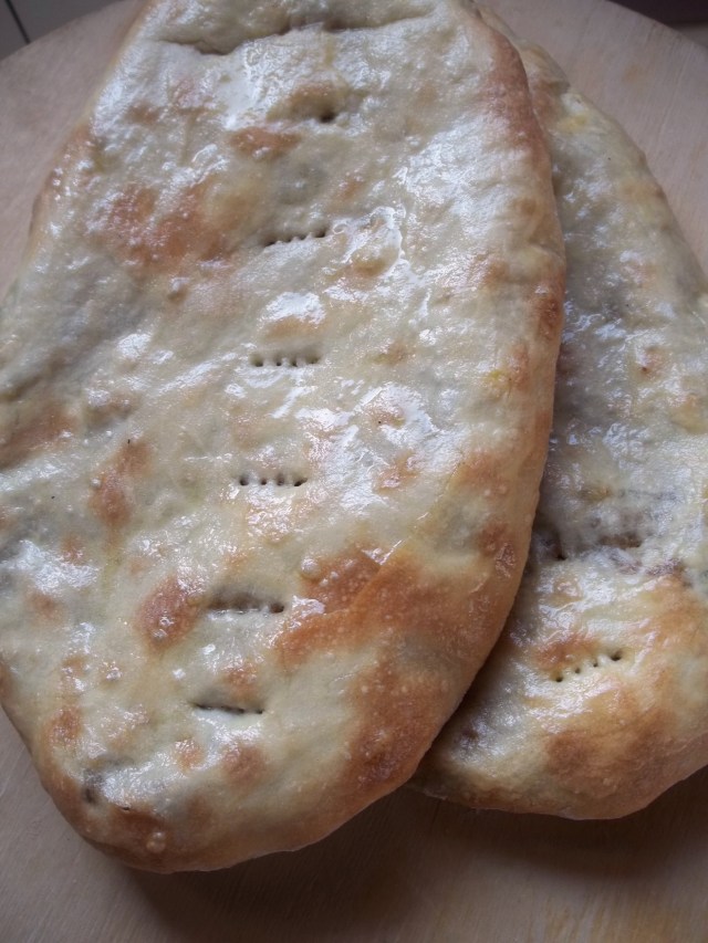 Lobiani ready for serving