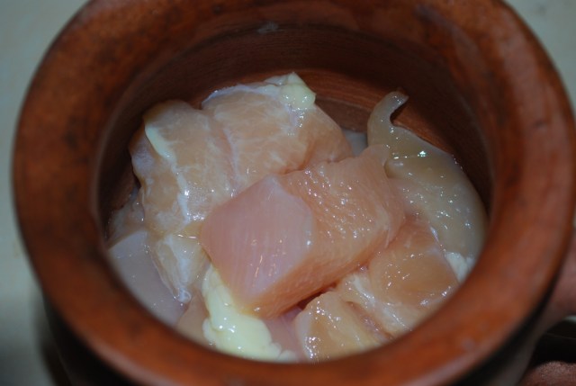 Chicken in earthenware pot