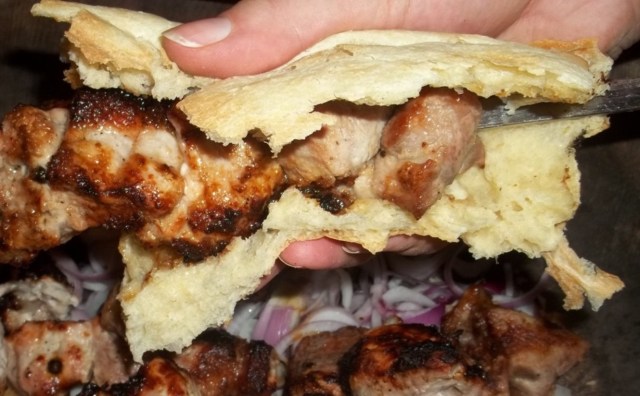 using-bread-to-remove-the-meat